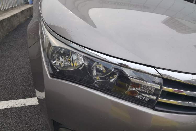 Used Toyota Corolla 2014 1.6L CVT GL Right Front Headlight
