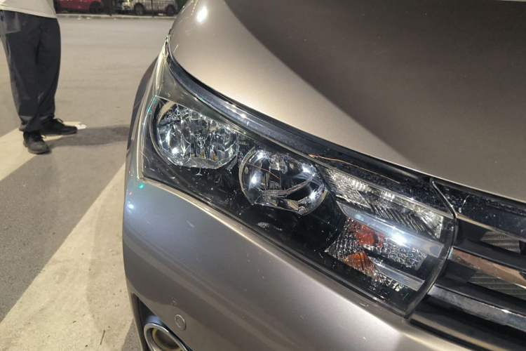Used Toyota Corolla 2014 1.6L CVT GL-i Leather Edition Right Front Headlight