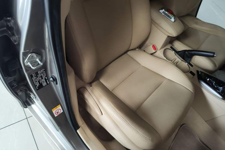 Used Toyota Corolla 2014 1.6L CVT GL Right Front Seat
