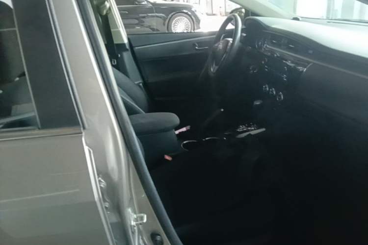 Used Toyota Corolla 2014 1.6L CVT GL Right Front Seat