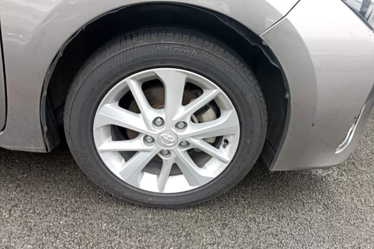 Used Toyota Corolla 2014 1.6L CVT GL-i Leather Edition Right Front Wheel Hub