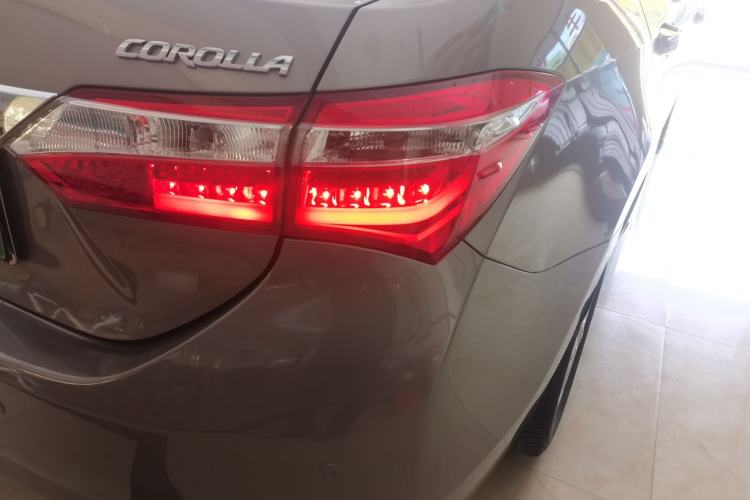 Used Toyota Corolla 2014 1.6L CVT GL-i Leather Edition Right Rear Taillight