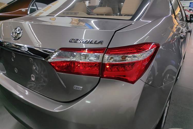 Used Toyota Corolla 2014 1.6L CVT GLX-i Right Rear Taillight