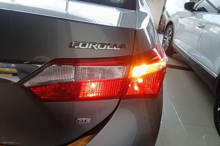 Used Toyota Corolla 2014 1.6L CVT GL Right Rear Taillight