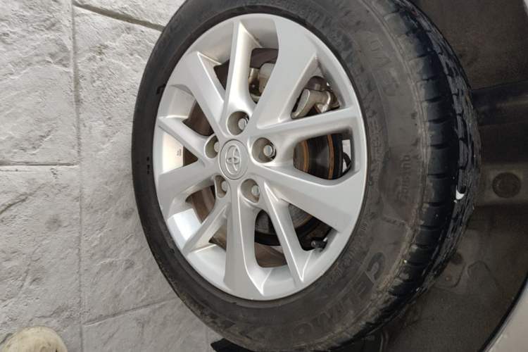 Used Toyota Corolla 2014 1.6L CVT GL-i Leather Edition Right Rear Wheel Hub