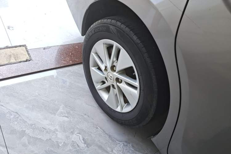 Used Toyota Corolla 2014 1.6L CVT GL Right Rear Wheel Hub