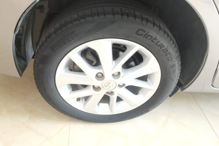 Used Toyota Corolla 2014 1.6L CVT GL-i Leather Edition Right Rear Wheel Hub