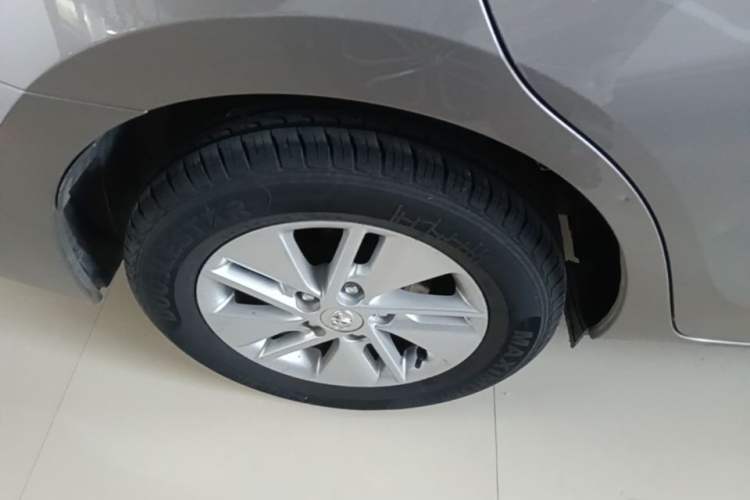 Used Toyota Corolla 2014 1.6L CVT GL Right Rear Wheel Hub