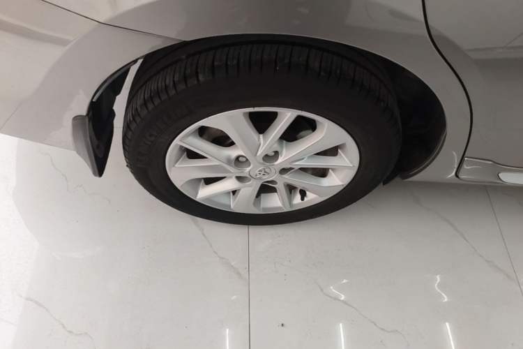 Used Toyota Corolla 2014 1.6L CVT GL-i Leather Edition Right Rear Wheel Hub