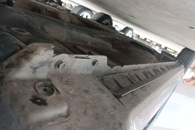 Used Toyota Corolla 2014 1.6L CVT GL Right Side Sill