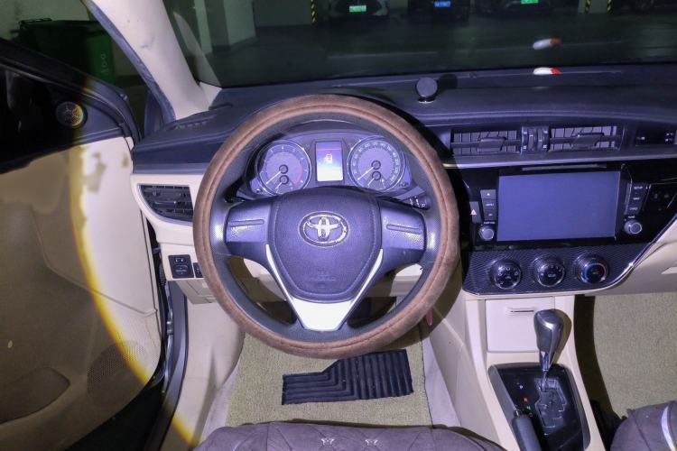 Used Toyota Corolla 2014 1.6L CVT GL-i Steering Wheel