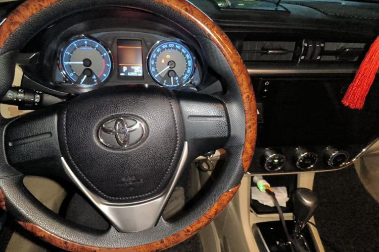 Used Toyota Corolla 2014 1.6L CVT GL-i Steering Wheel