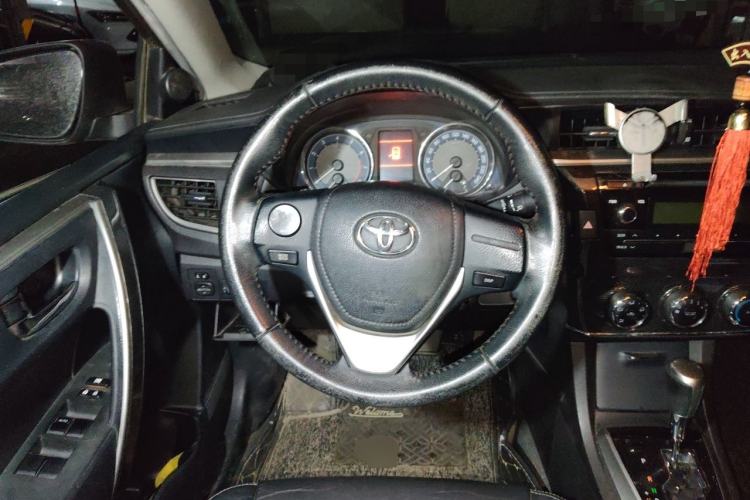 Used Toyota Corolla 2014 1.6L CVT GL-i Leather Edition Steering Wheel