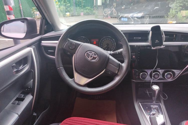 Used Toyota Corolla 2014 1.6L CVT GL-i Leather Edition Steering Wheel