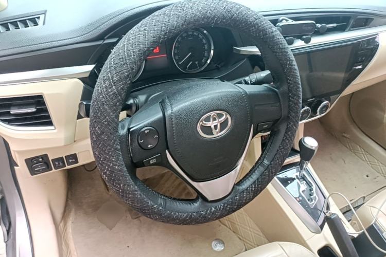 Used Toyota Corolla 2014 1.6L CVT GL-i Leather Edition Steering Wheel