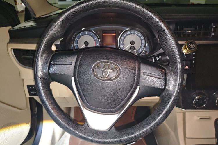 Used Toyota Corolla 2014 1.6L CVT GL-i Steering Wheel