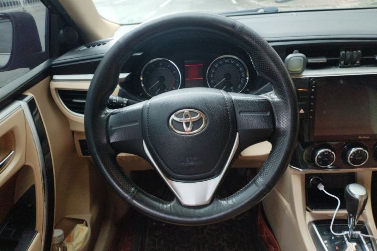 Used Toyota Corolla 2014 1.6L CVT GL-i Steering Wheel