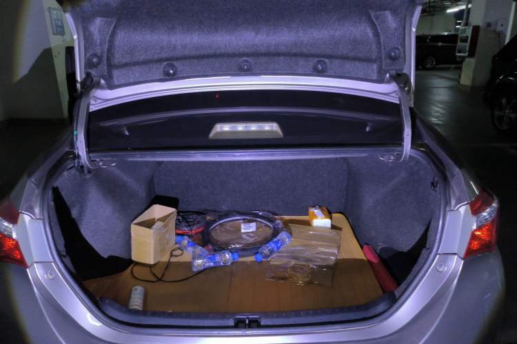 Used Toyota Corolla 2014 1.6L CVT GL-i Trunk
