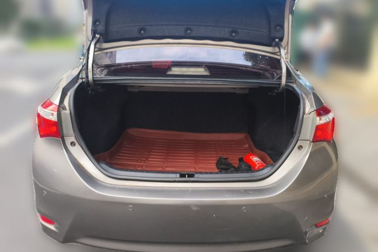 Used Toyota Corolla 2014 1.6L CVT GL Trunk