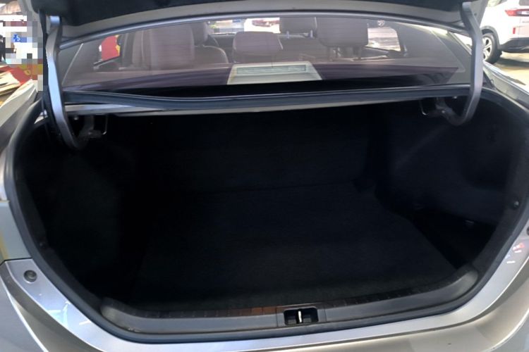 Used Toyota Corolla 2014 1.6L CVT GL Trunk