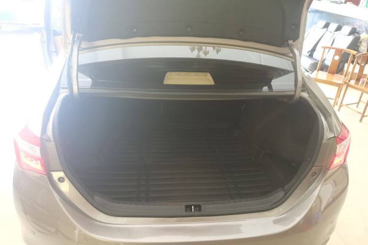 Used Toyota Corolla 2014 1.6L CVT GL-i Leather Edition Trunk
