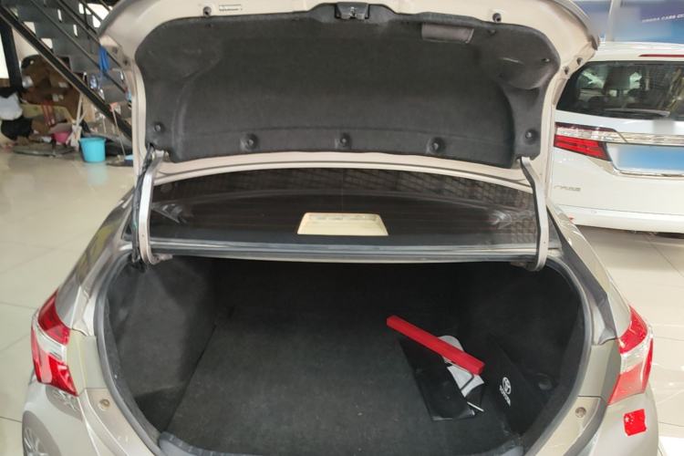 Used Toyota Corolla 2014 1.6L CVT GL Trunk