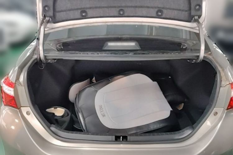 Used Toyota Corolla 2014 1.6L CVT GL Trunk