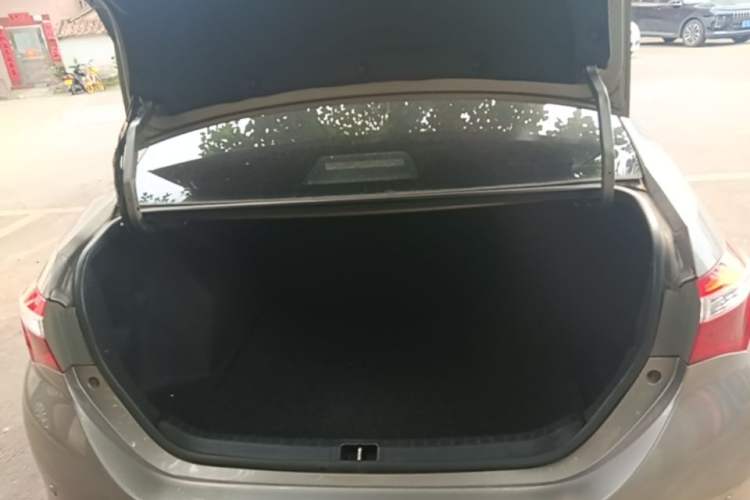 Used Toyota Corolla 2014 1.6L CVT GL-i Trunk