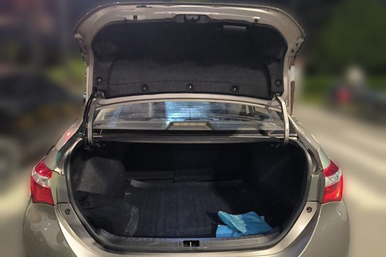 Used Toyota Corolla 2014 1.6L CVT GL-i Leather Edition Trunk