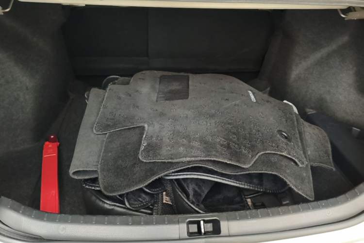 Used Toyota Corolla 2014 1.6L CVT GL-i Leather Edition Trunk