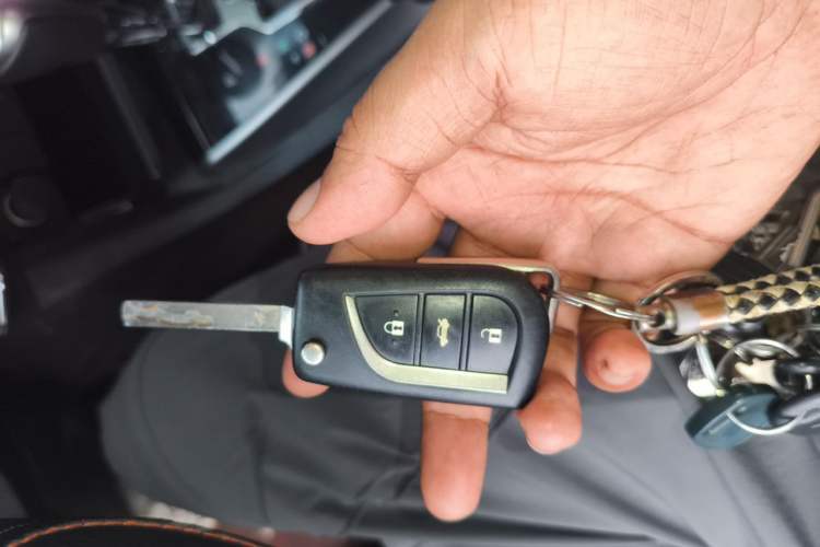 Used Toyota Corolla 2014 1.6L CVT GL Vehicle Key