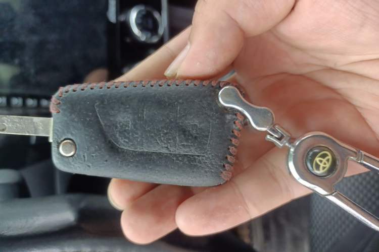 Used Toyota Corolla 2014 1.6L CVT GL Vehicle Key