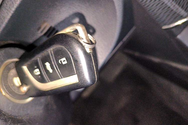 Used Toyota Corolla 2014 1.6L CVT GL-i Leather Edition Vehicle Key