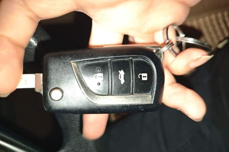 Used Toyota Corolla 2014 1.6L CVT GL-i Vehicle Key
