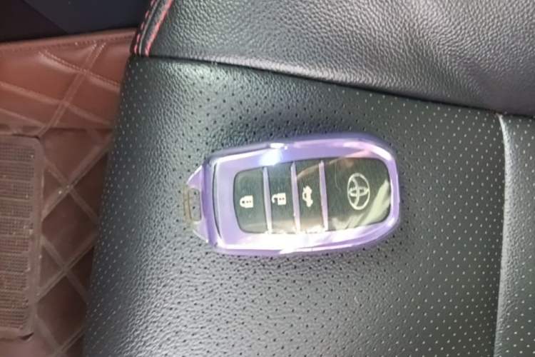 Used Toyota Corolla 2014 1.6L CVT GL-i Vehicle Key