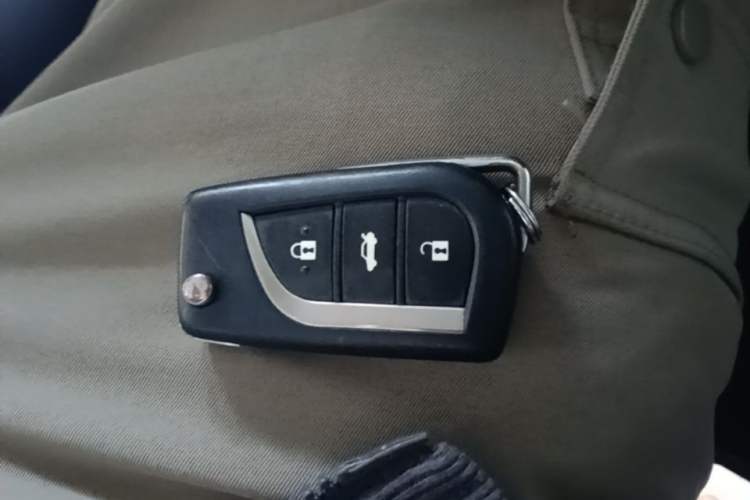 Used Toyota Corolla 2014 1.6L CVT GL Vehicle Key
