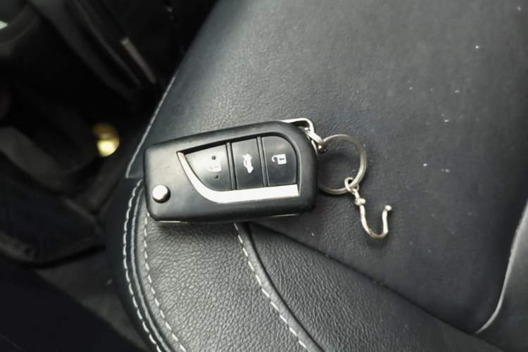 Used Toyota Corolla 2014 1.6L CVT GL-i Leather Edition Vehicle Key