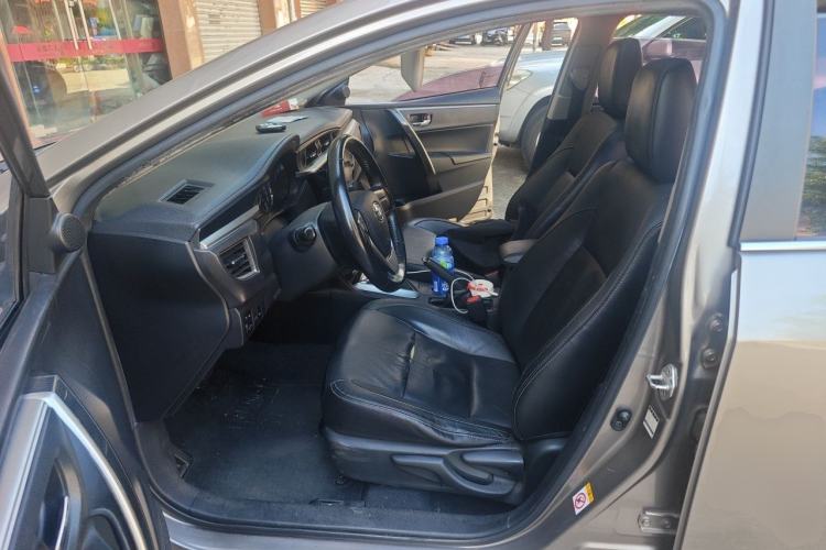 Used Toyota Corolla 2014 1.6L CVT GL-i Leather Edition Driver Seat