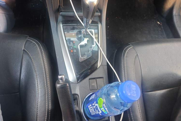 Used Toyota Corolla 2014 1.6L CVT GL-i Leather Edition Gear Lever