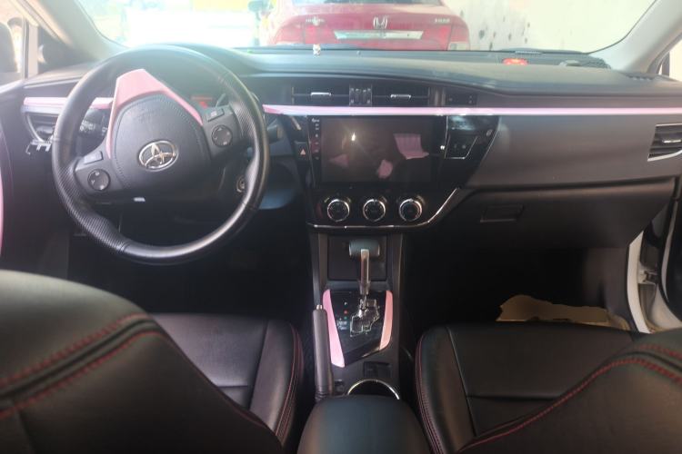 Used Toyota Corolla 2014 1.6L CVT GL-i Center Console