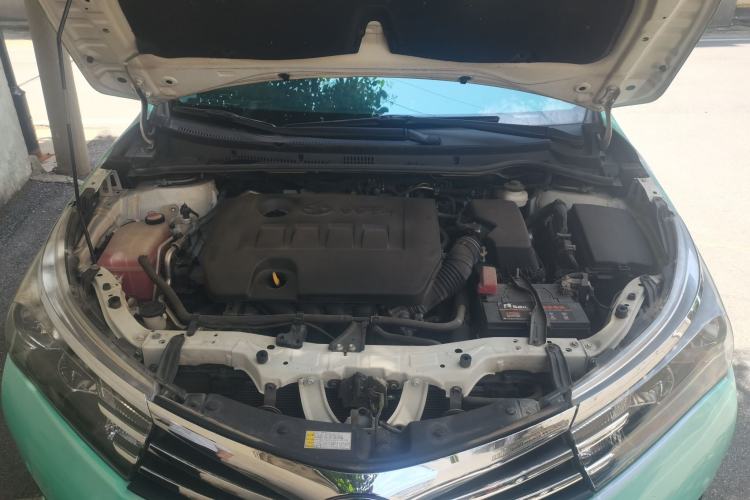 Used Toyota Corolla 2014 1.6L CVT GL-i Engine Bay