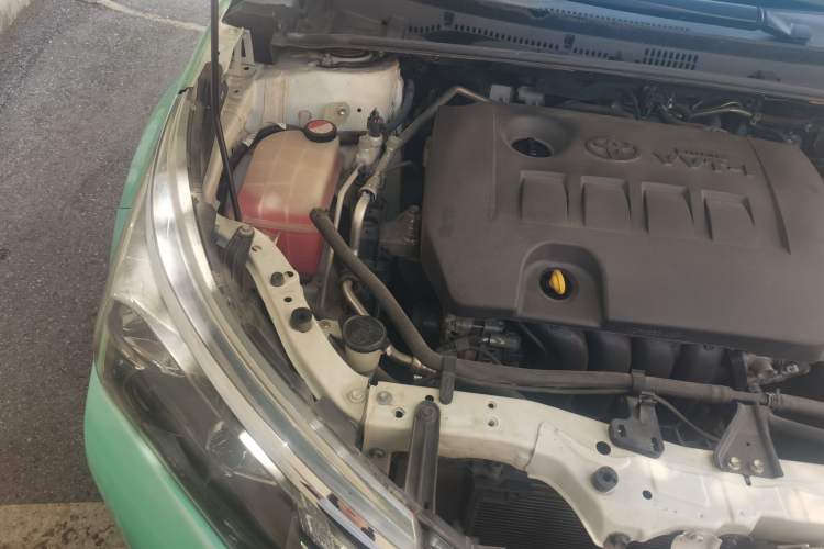 Used Toyota Corolla 2014 1.6L CVT GL-i Engine Bay Right