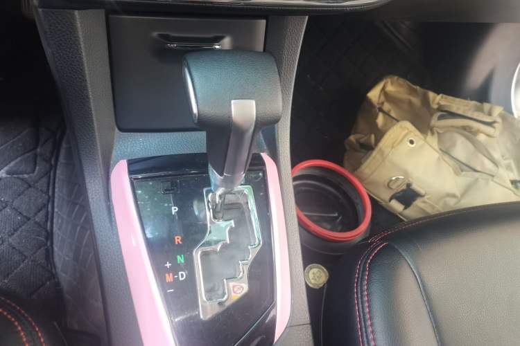 Used Toyota Corolla 2014 1.6L CVT GL-i Gear Lever