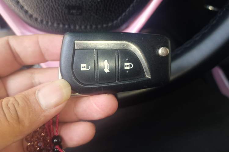 Used Toyota Corolla 2014 1.6L CVT GL-i Vehicle Key