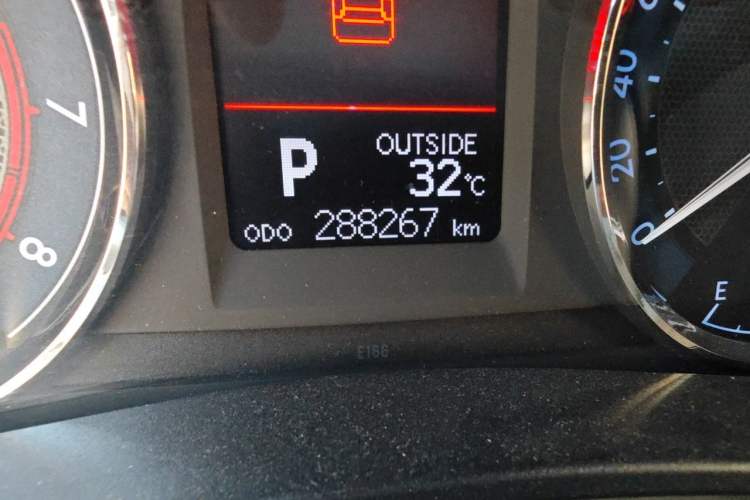 Used Toyota Corolla 2014 1.6L CVT GL-i Leather Edition Odometer Close Up