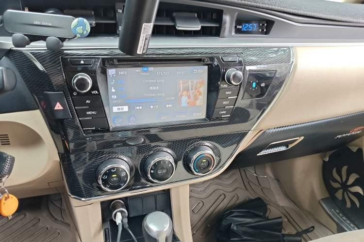 Used Toyota Corolla 2014 1.6L CVT GL-i Audio And AC Panel