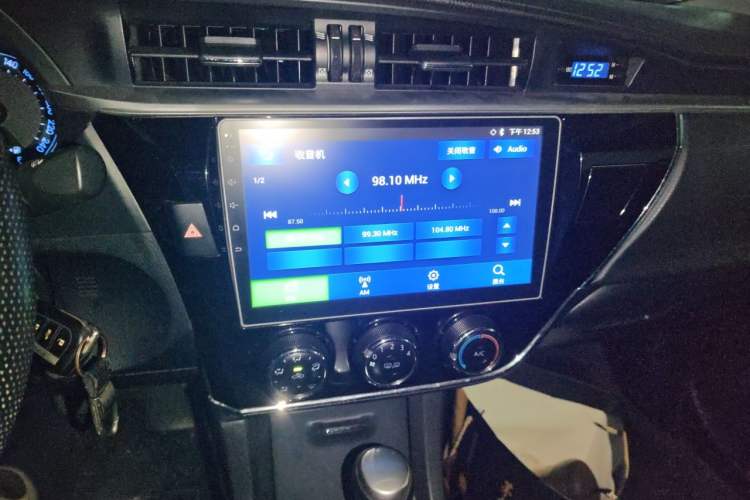 Used Toyota Corolla 2014 1.6L CVT GL Audio And AC Panel