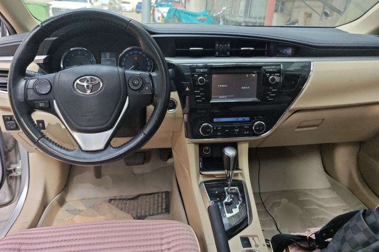 Used Toyota Corolla 2014 1.8L CVT GLX-i Center Console