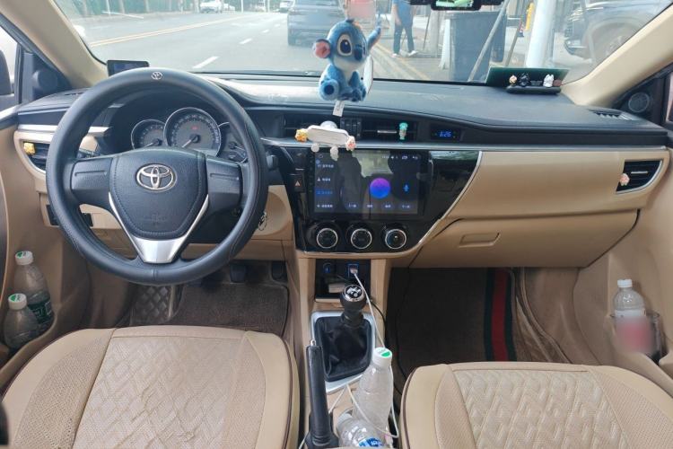 Used Toyota Corolla 2014 1.6L Manual GL Center Console
