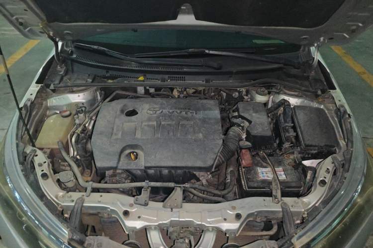 Used Toyota Corolla 2014 1.6L CVT GL Engine Bay